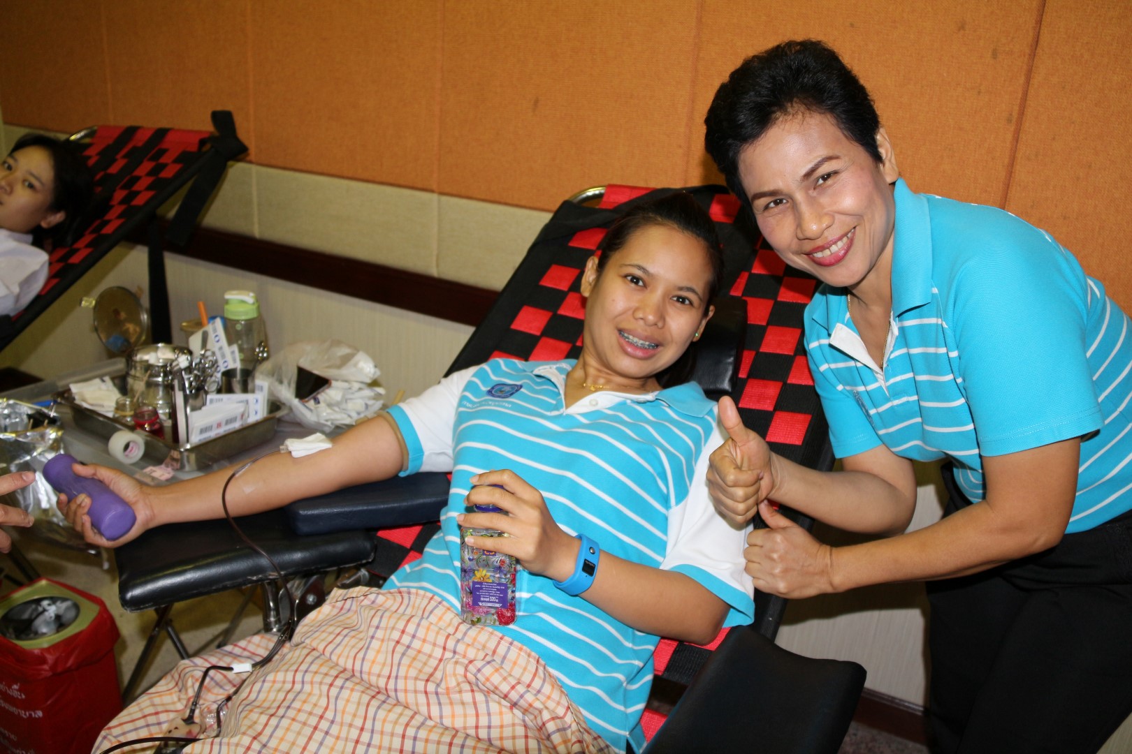 กปภ.ชลบุรี (พ) บริการน้ำดื่มใน วันผู้บริจาคโลหิตโลก (World Blood Donor Day)
